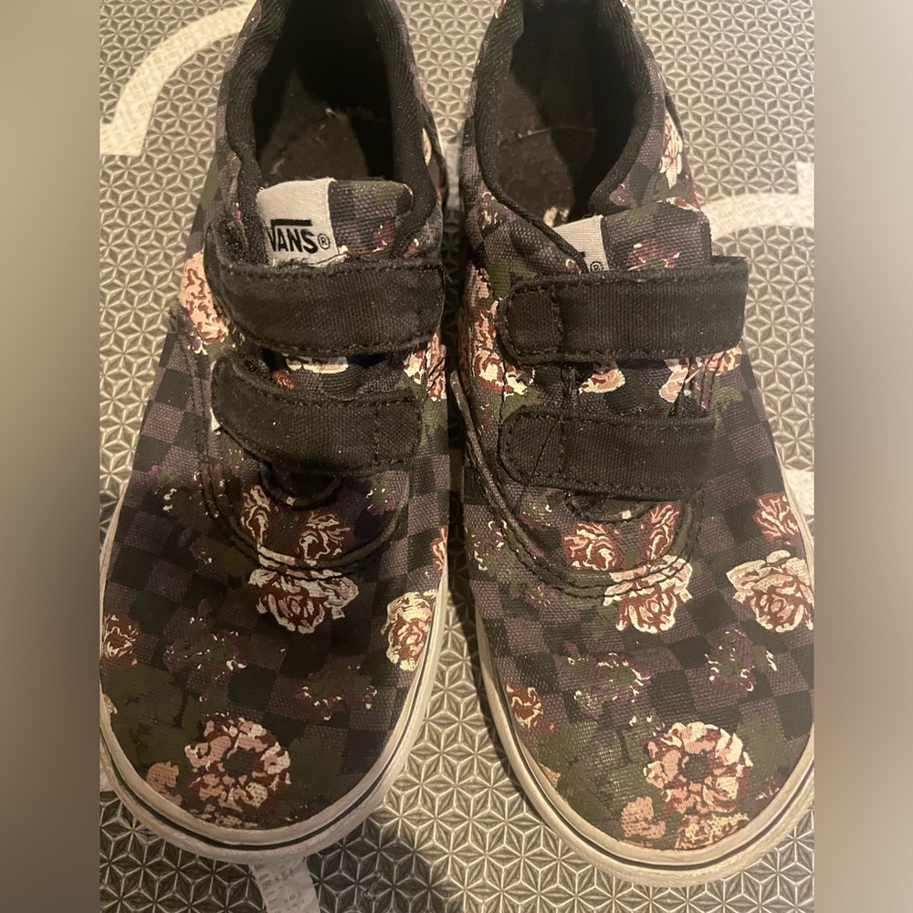 Vans size 10 girls used shoes